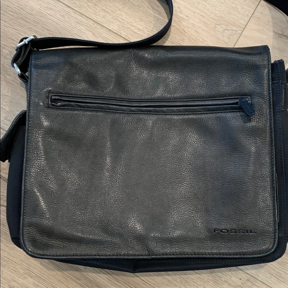 VINTAGE FOSSIL Crossbody Messenger  Black Leather & Polyester Adjustable Strap - Picture 3 of 13